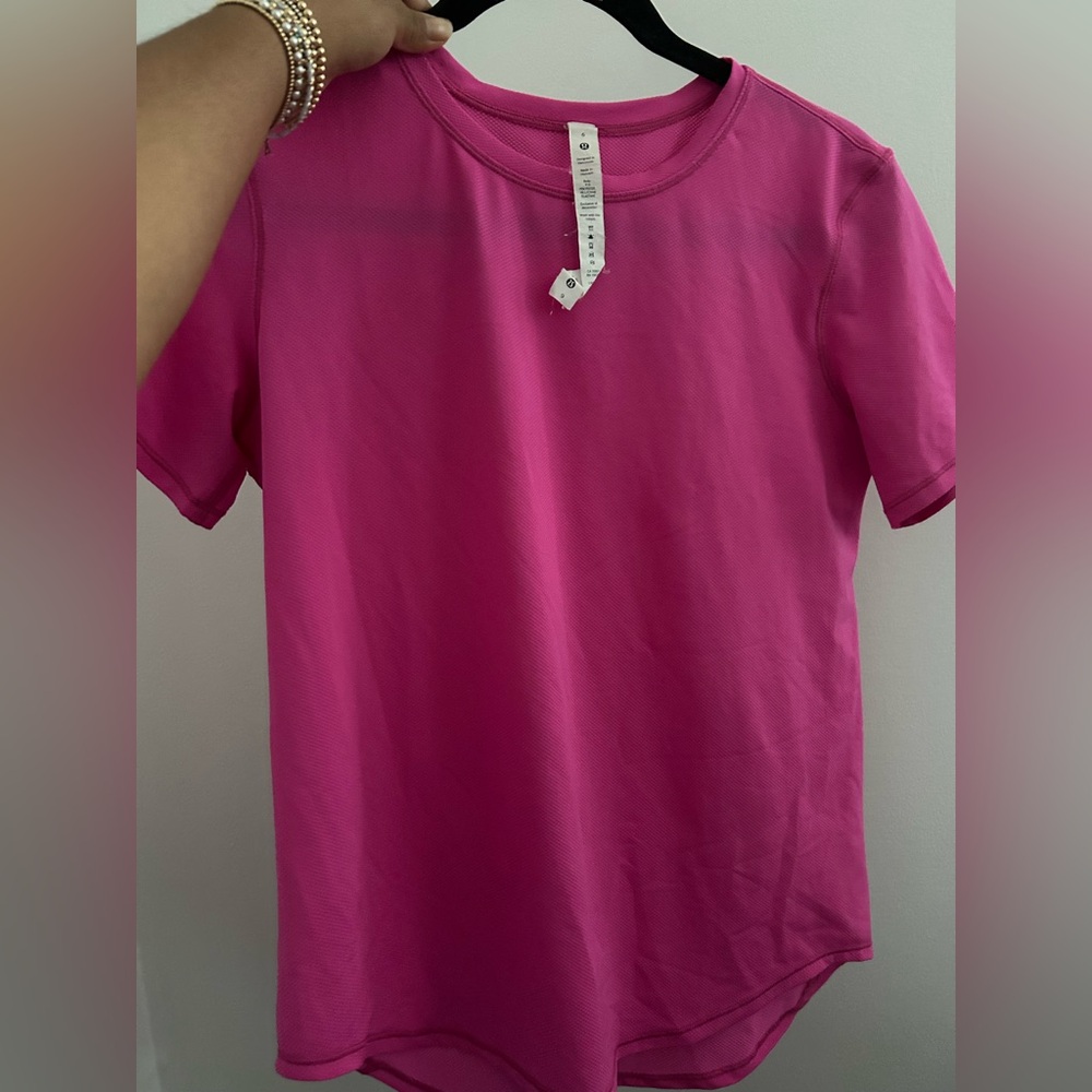Lululemon short sleeve!